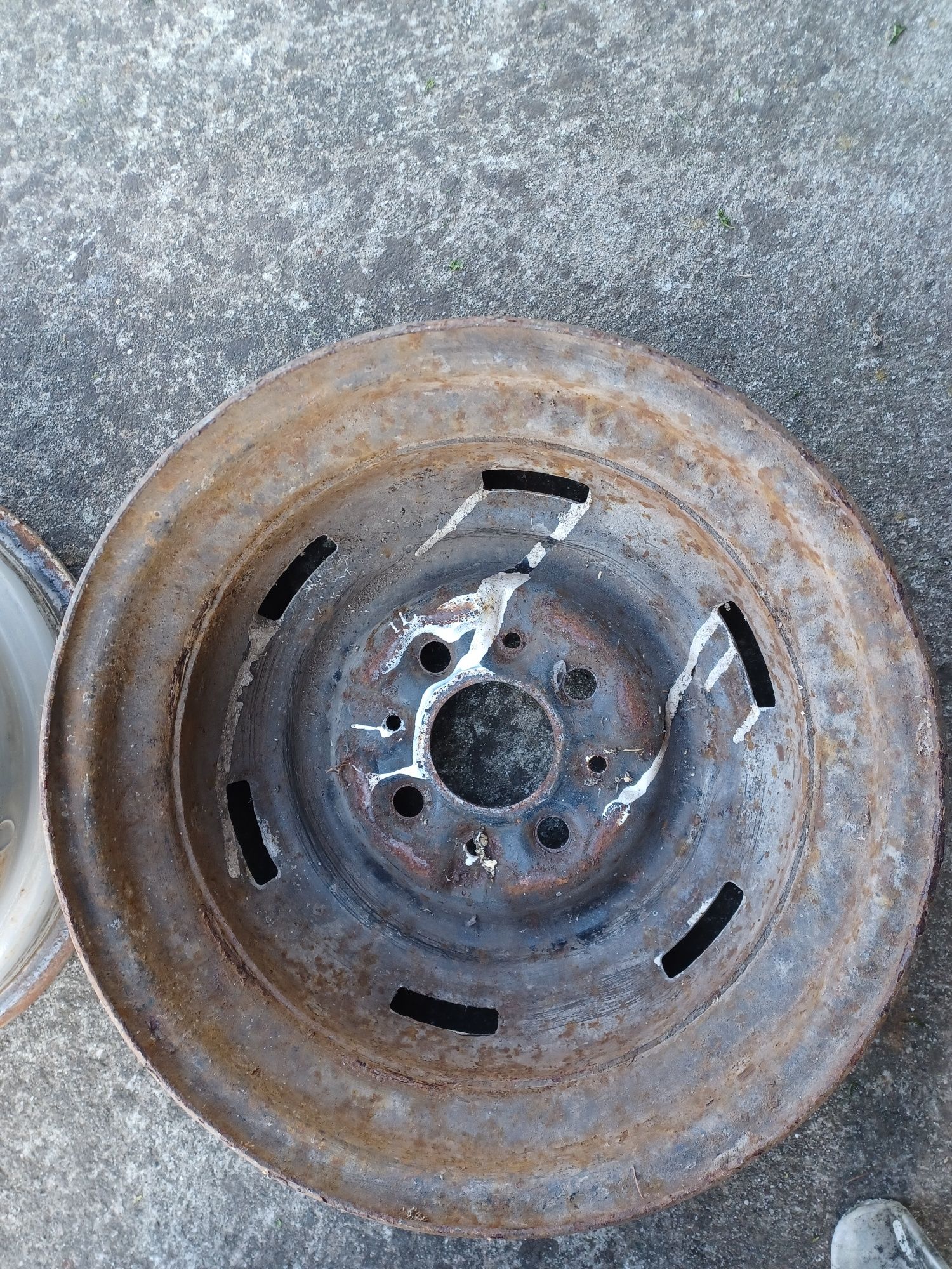 Felgi r12 4x98 fiat maluch 126p przyczepka
