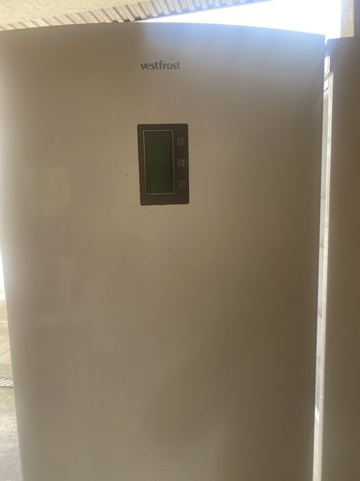 Холодильник vestrost в робочому і хорошому стані