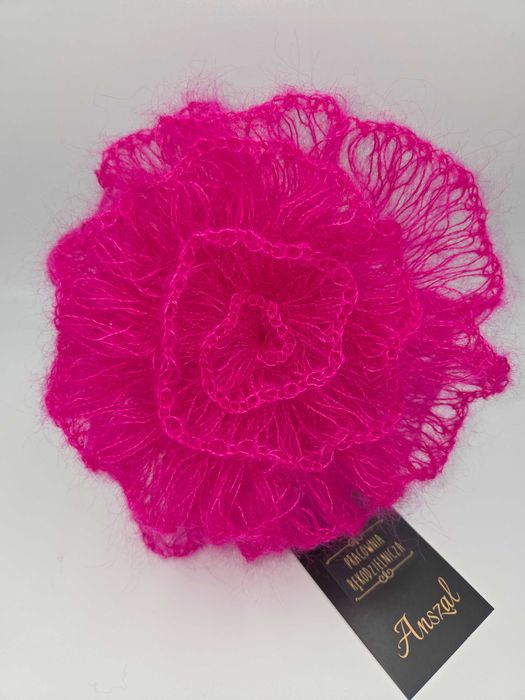 Róża modna i szykowna broszka