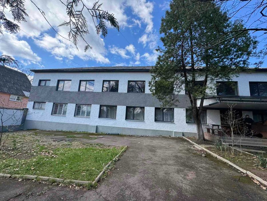 Громадська будівля, площею 432 кв.м, Закарпатська обл.