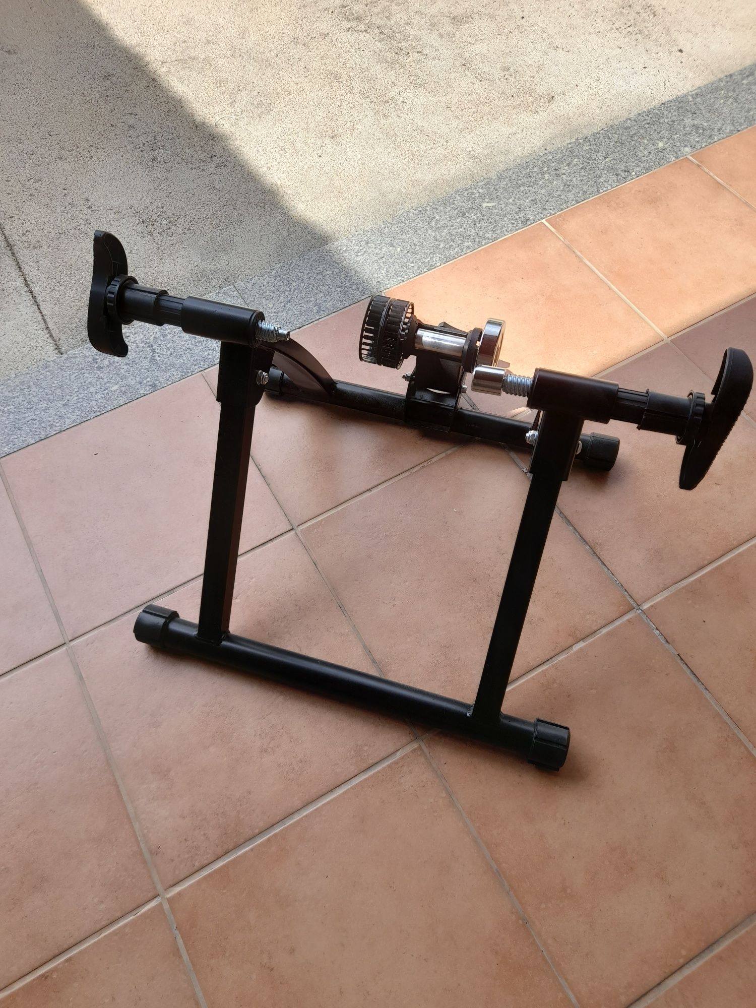 Suporte fixo bicicleta em casa