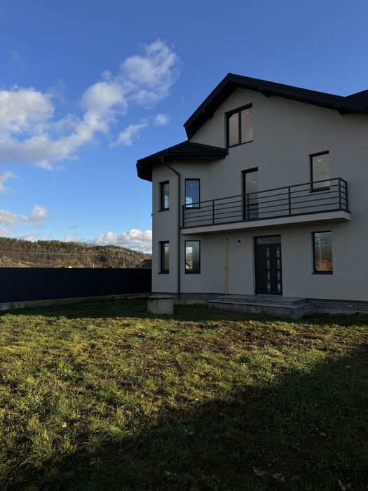 Будинок в горах біля Франківська