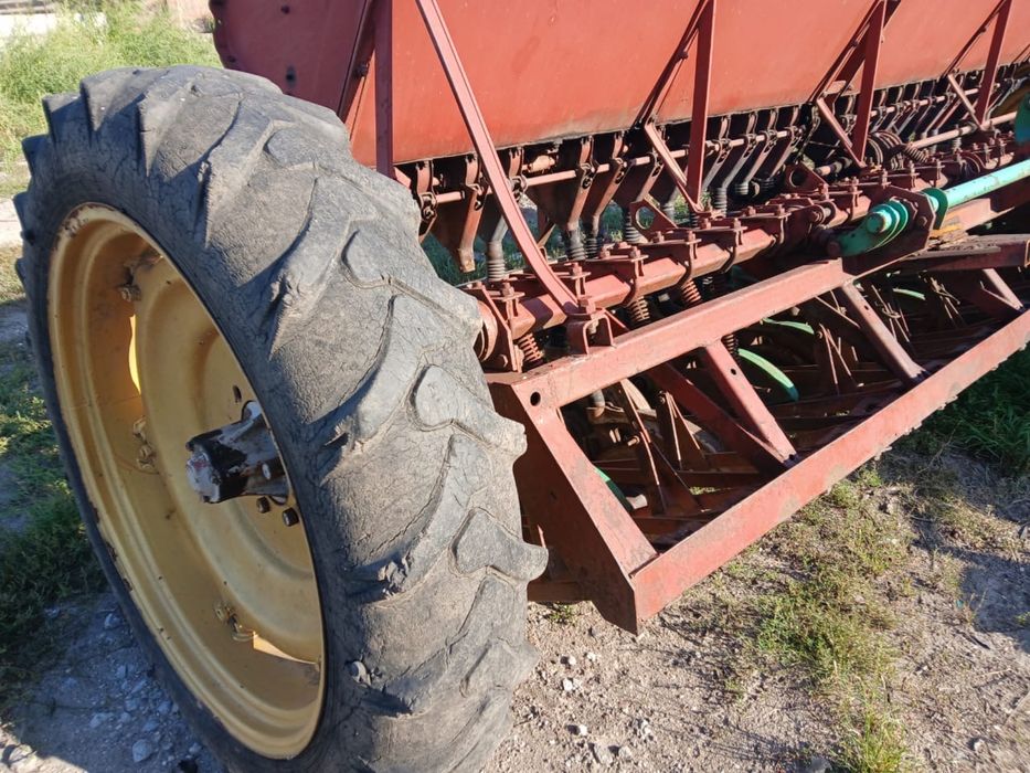 Продам сівалку і дровокол