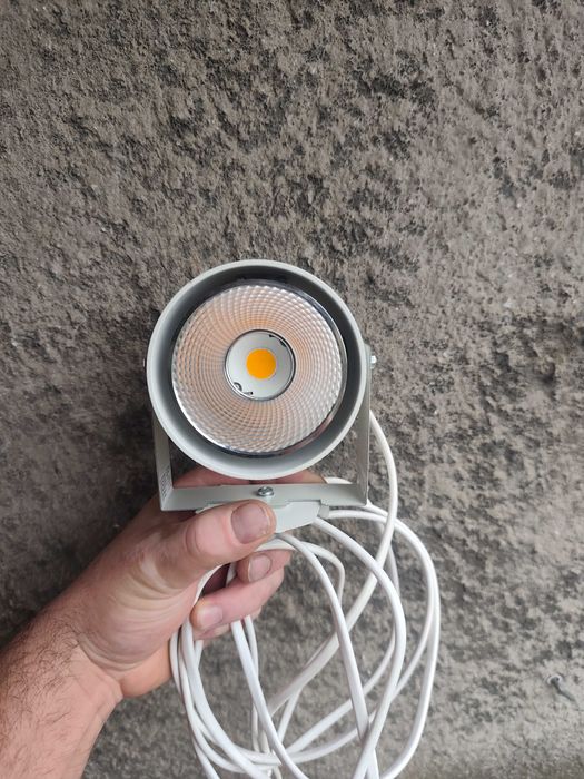 Halogen ledowy okrągły