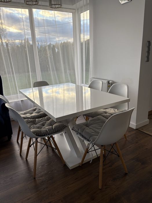 Stół do jadalni / salonu