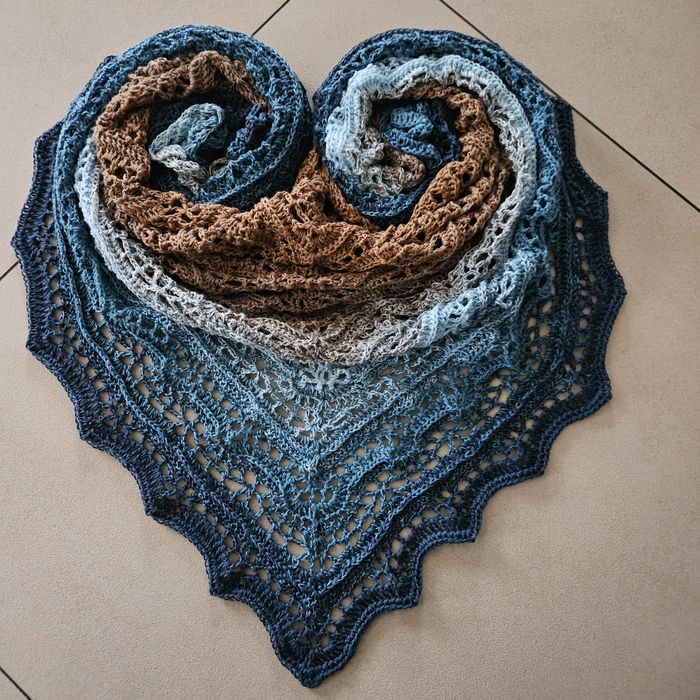 Chusta robiona na szydełku rękodzieło Handmade idealna na prezent
