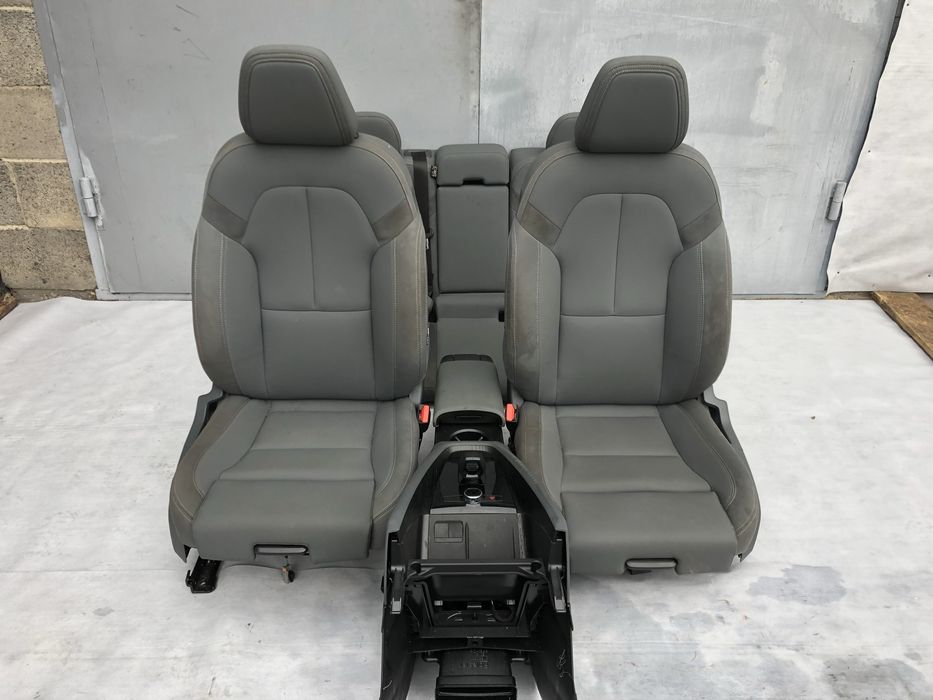 Салон Polestar 2   Сиденья Карты В наличии