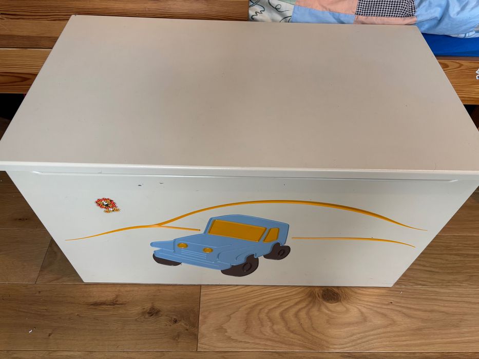 Meble dziecięce Meblik (szafa, regał, skrzynia, półki) + łóżko IKEA