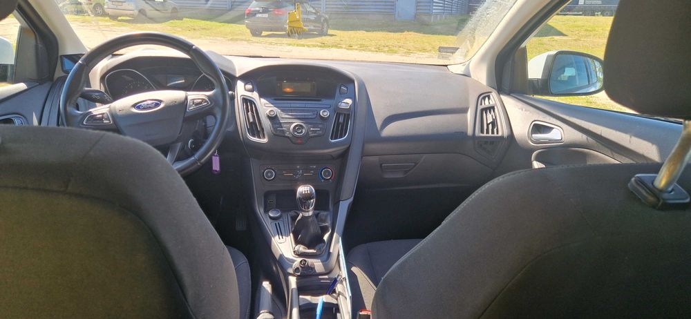 FORD FOCUS 1.6 Auta służbowe
