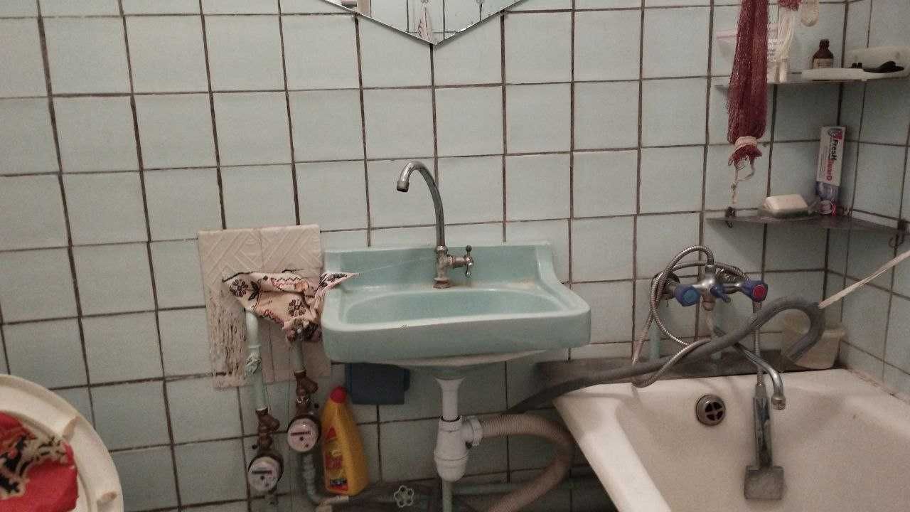 продам 1 комнатную квартиру в пос.Слобожанское