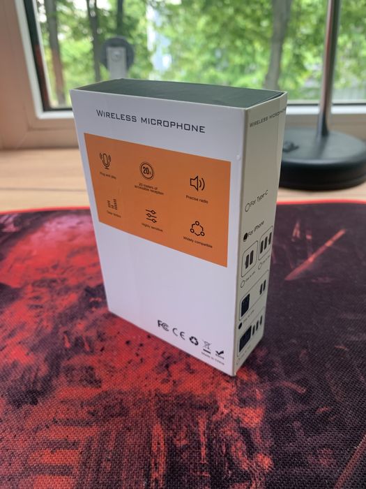 Мікрофон бездротовий петличний з кейсом для зарядки