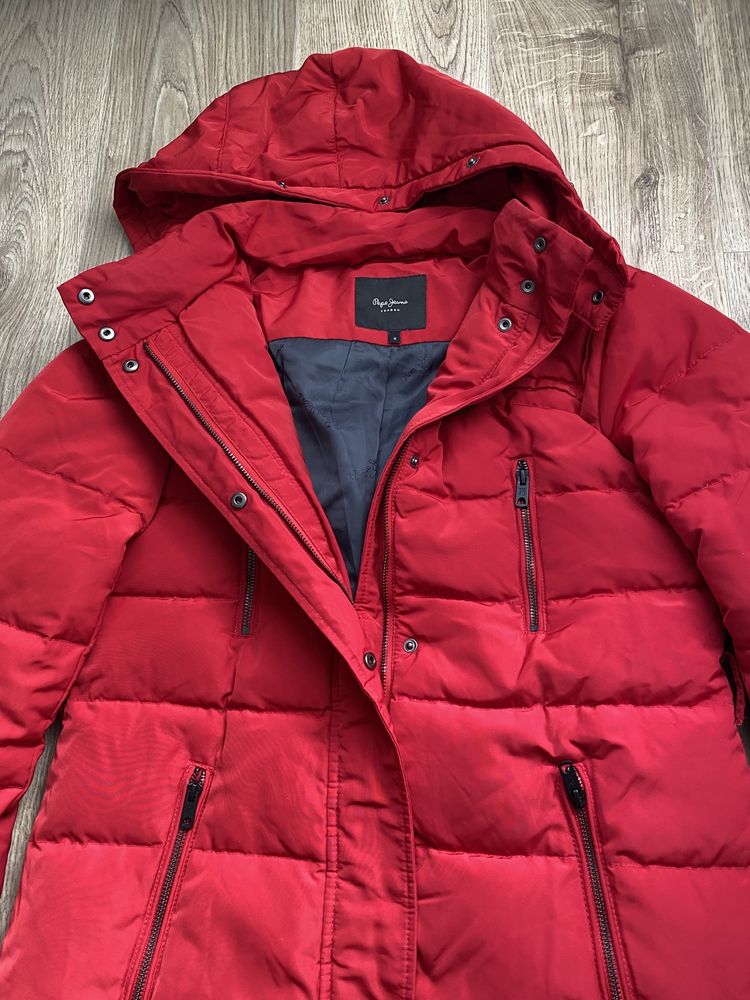 Czerwona dłuższa kurtka Pepe Jeans M