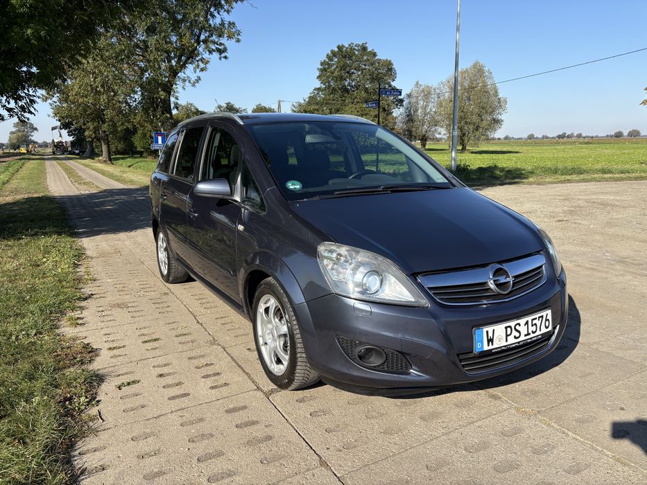 Opel zafira 1.7 cdti 7 os hak bezwypadkowy