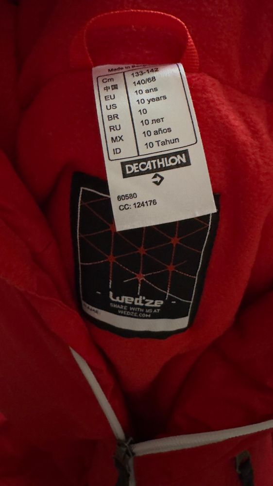 Roupa de neve com luvas