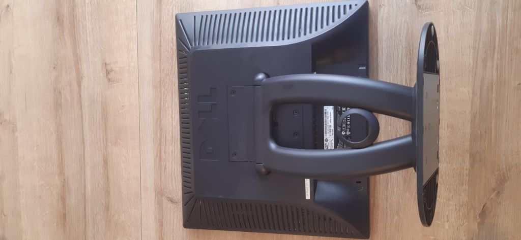 Monitor Deel 17 cal.