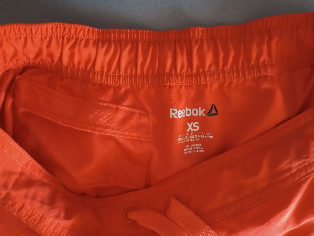 Spodenki Reebok XS pomarańczowe