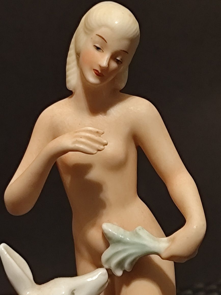 Porcelana Schaubach Kunst Wallendorf  Figurka Kobieta  z Sarenką