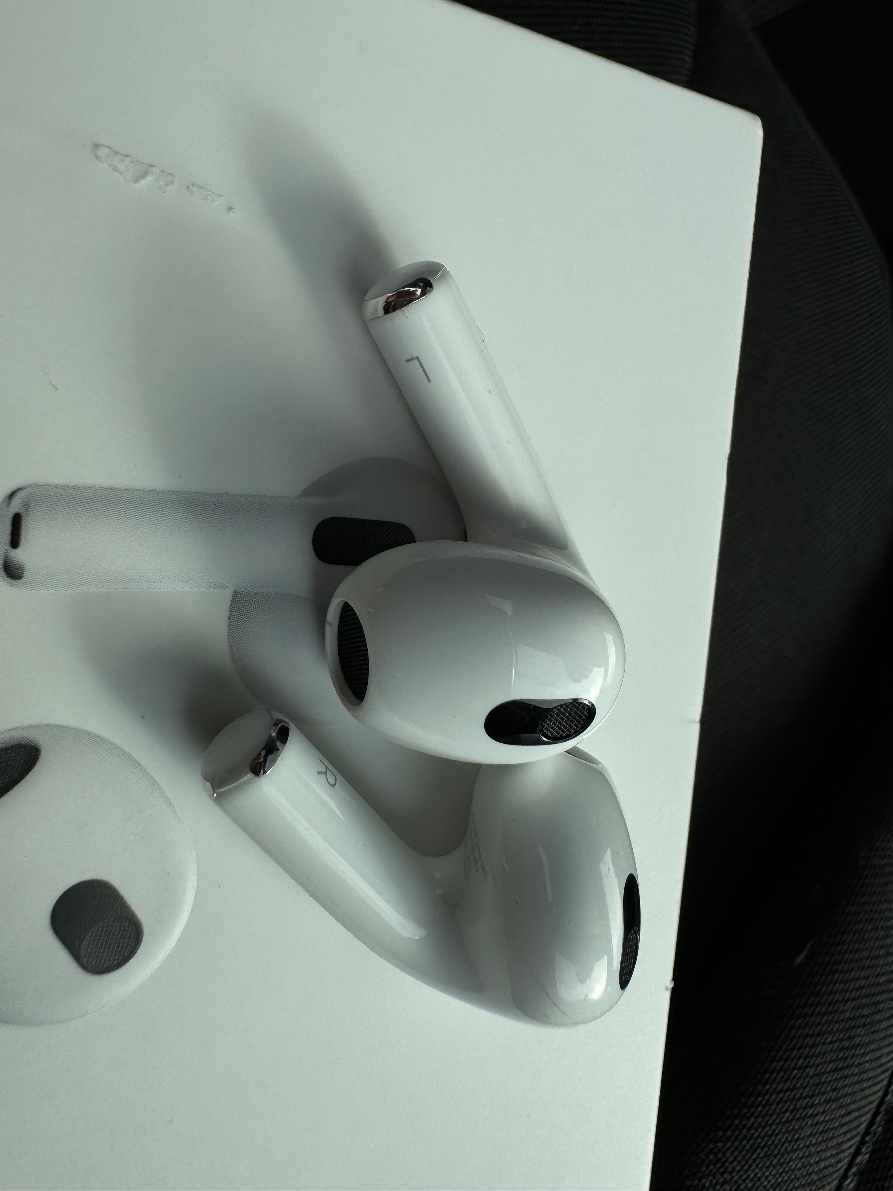 Oryginalna słuchawka AirPods 3 prawa lewa Apple a2566 a2565 a2564 a289