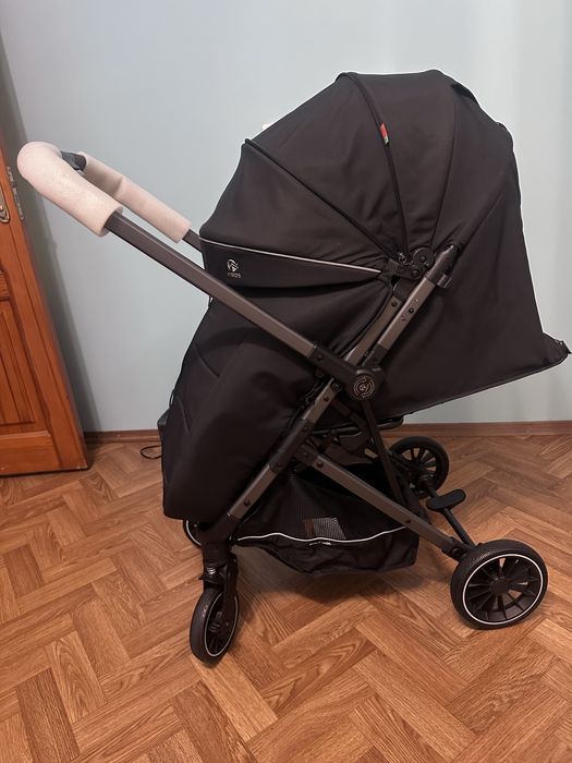 Продам прогулянковий візок Fimos