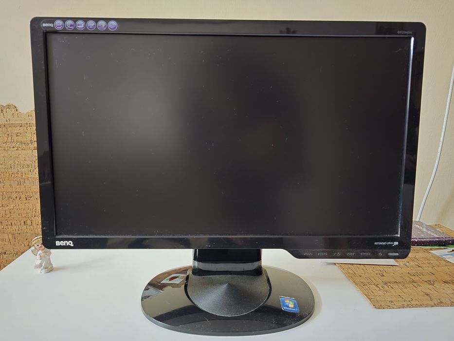Komputer stacjonarny z monitorem Intel core 2 Duo E8400
