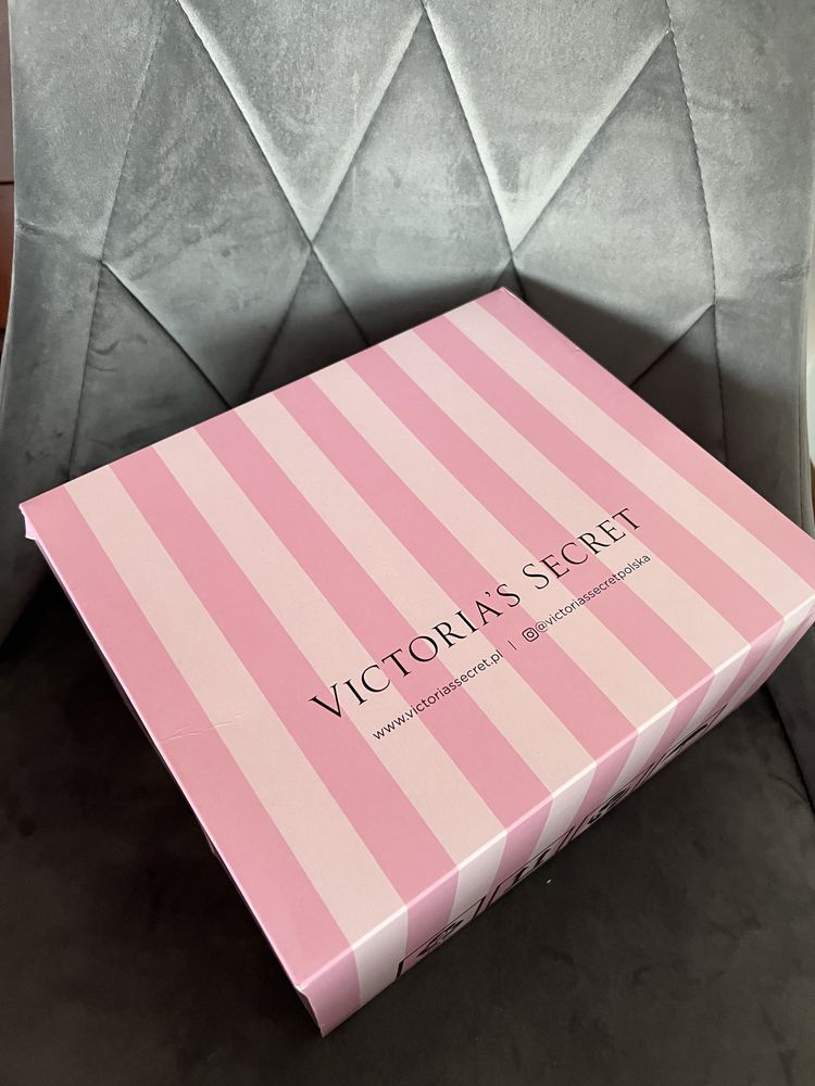 Nowe pudelko prezentowe Victorias Secret karton prezent