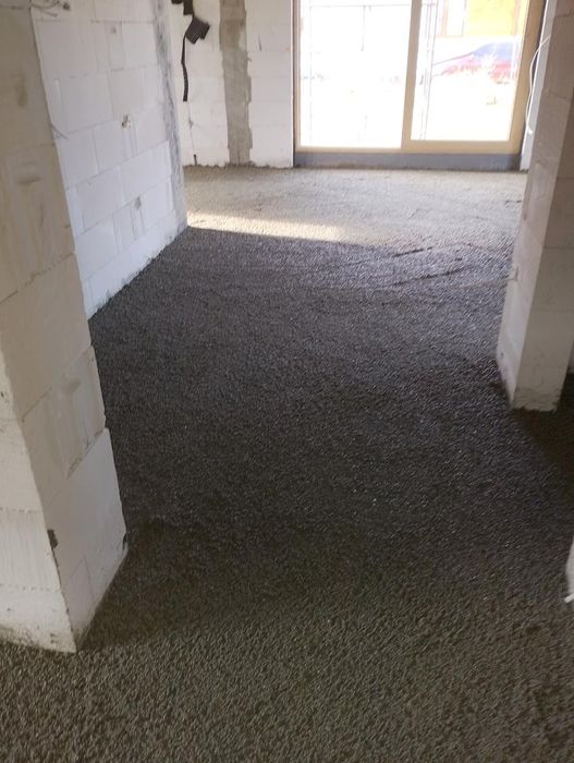 Styrobeton  posadzki maszynowe Tynki ocieplenia pianą  pur I  celulozą