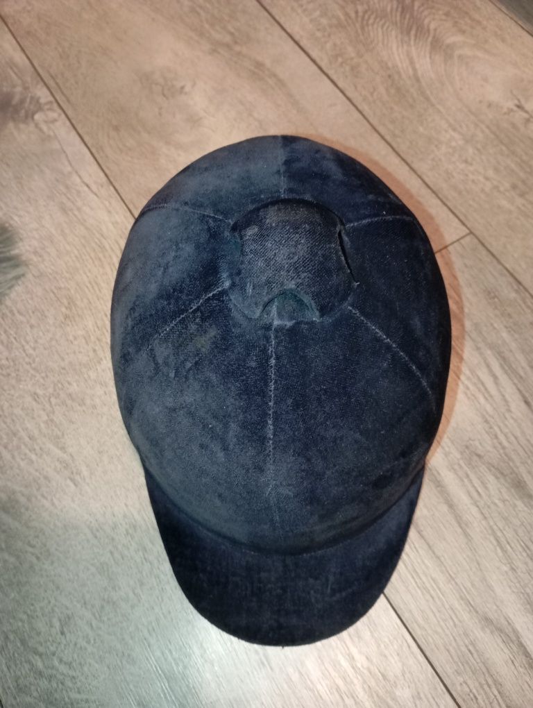 Toczek / kask jeździecki Czapka dżokejka, obwód 56cm, brak klamer