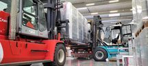 Wynajem wózka widłowego 20ton 25ton KALMAR / SMV Relokacje maszyn