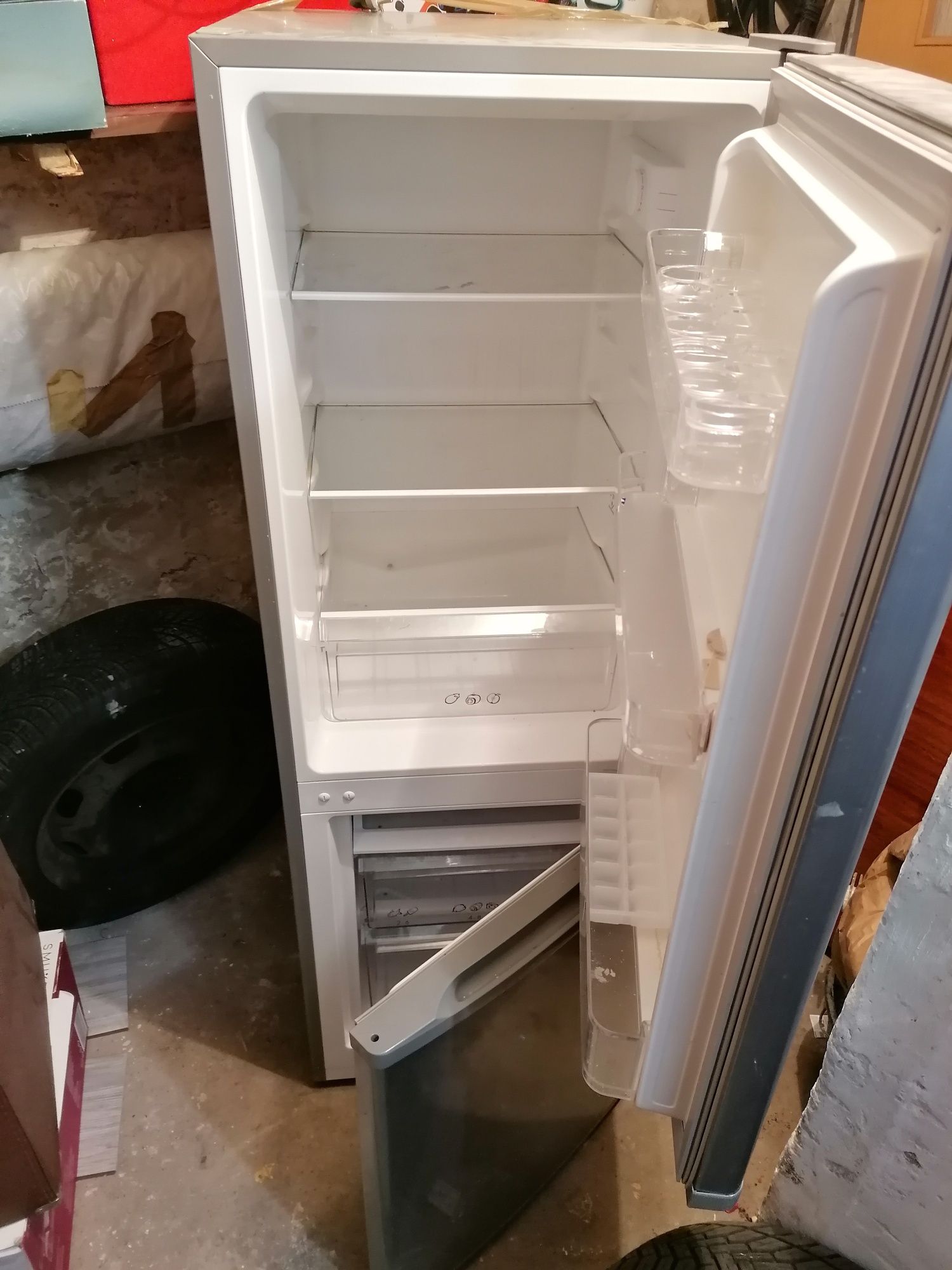Lodówka candy dobry stan.