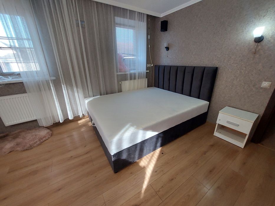 Ліжко з матрацом і підйомним механізмом.  Кровать.