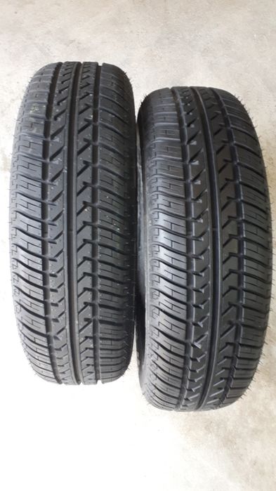 Dois pneus novos 175/70 r14 84T Kléber