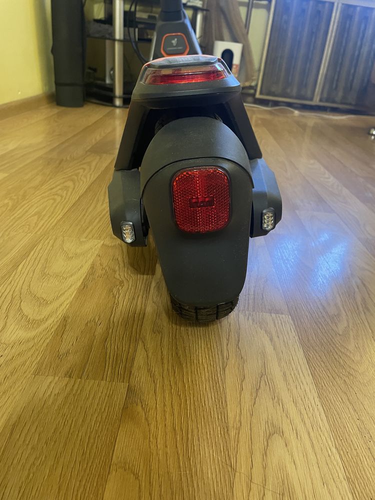 Електросамокат Segway-Ninebot P65