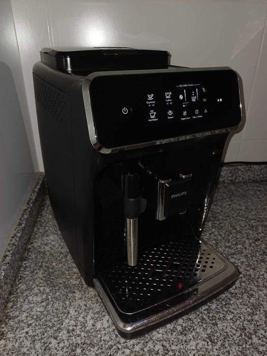 Máquina de Café Automática PHILIPS Serie 2200 EP2224/10 (15 Bar)