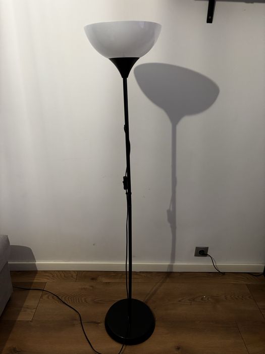 Ikea lampa podlohowa
