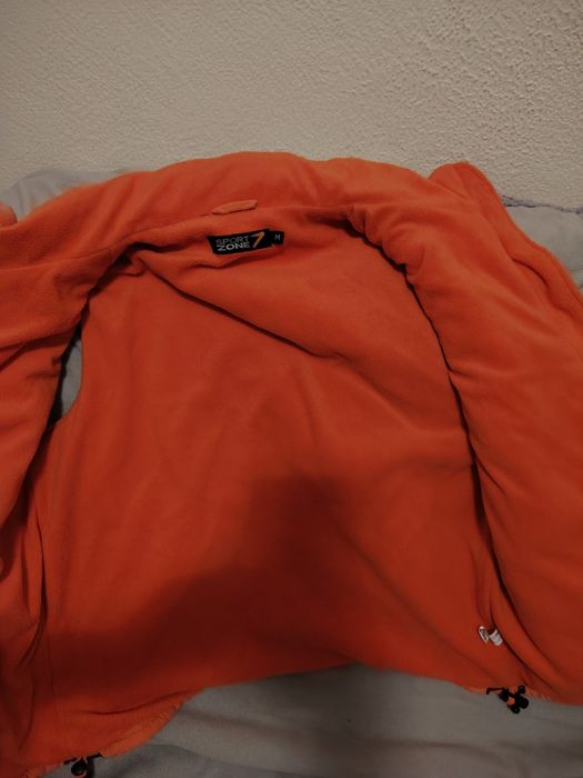 10€ colete tamanho s entrego em Rio tinto ou envio CTT