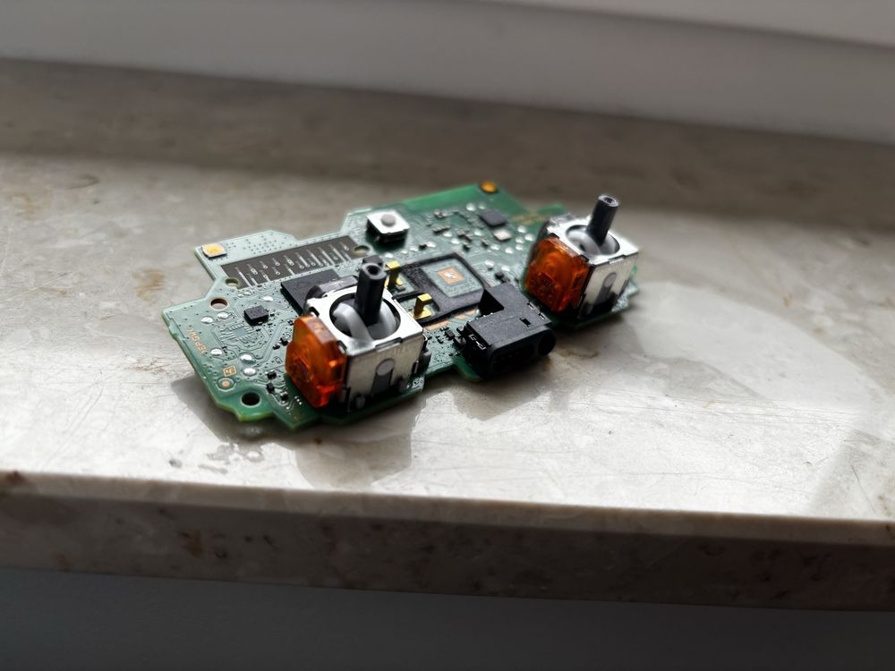 DualShock 4 V2 Analogi TMR