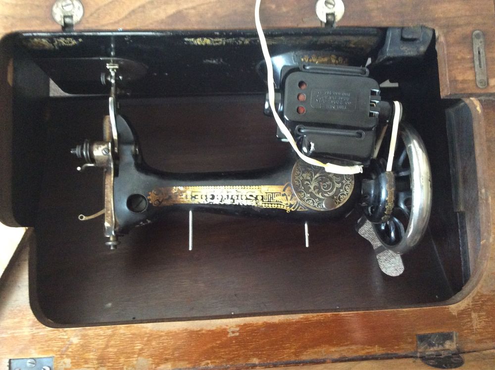 Швейная машина Singer 1911г антикварная с электроприводом работает