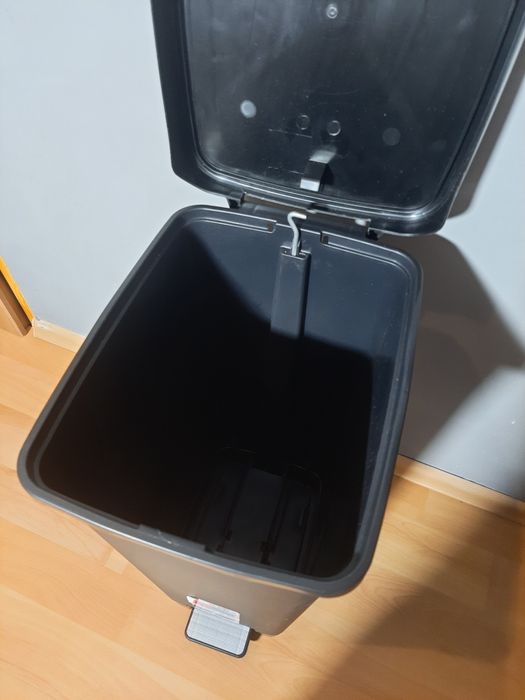 Kosz na śmieci Sundis 50l