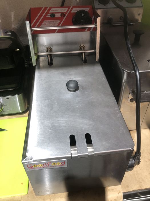 Фритюрниця електрична