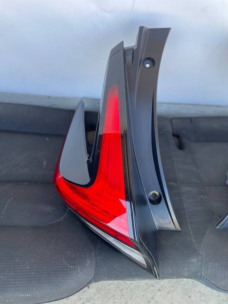 Фонарь задний стопи задні Nissan Leaf 2018-2023