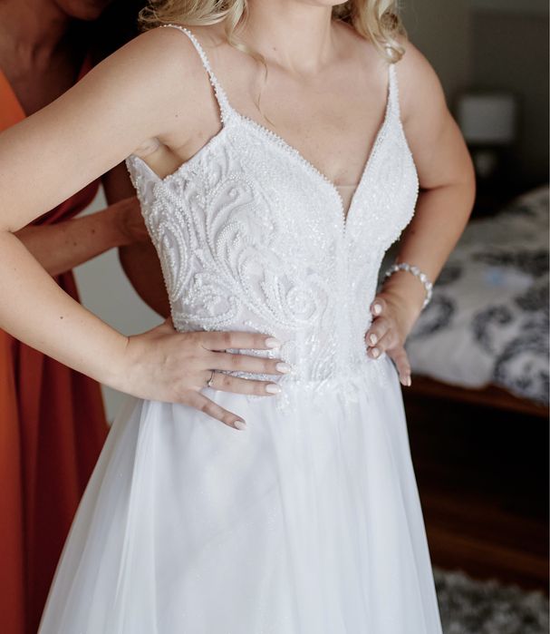 Suknia ślubna z koronką