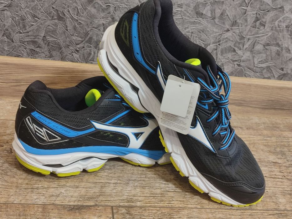 Кросівки чоловічі Mizuno