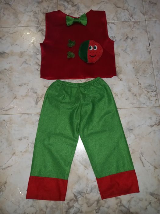 Костюм осіннє свято:огірок, ,кукурудза,,цибуля,бурячок,баклажан,помідо