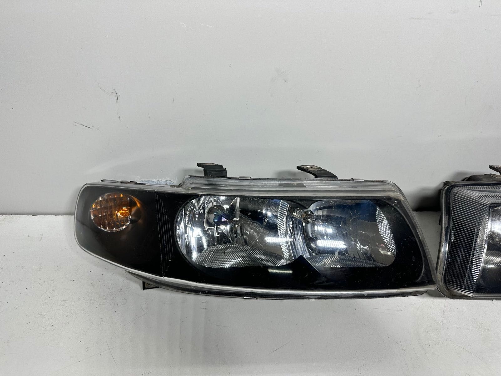 Seat Leon I Toledo II Lampy Przód Przednie  Lewa Prawa EU cana za 1st