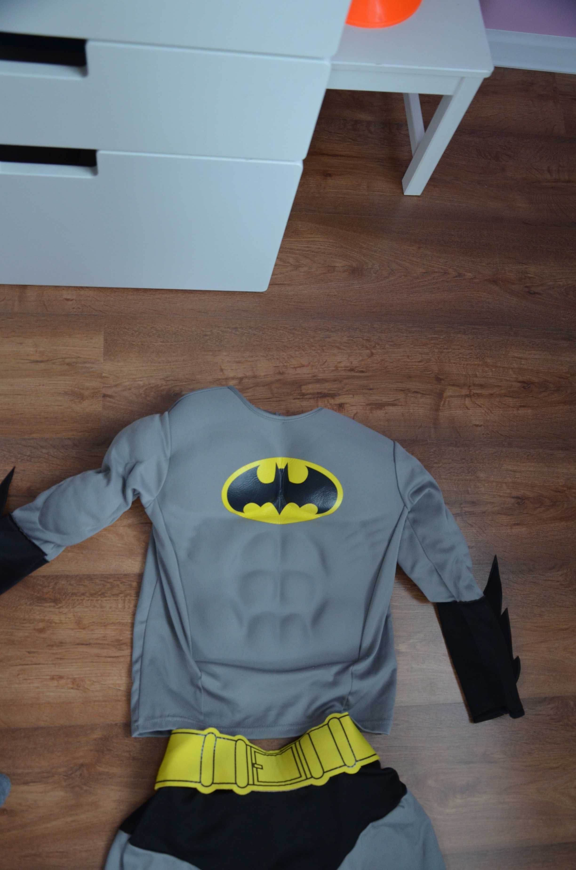 Strój Batmana dla dziecka w wieku 8 lat (spodnie 89 cm długość)