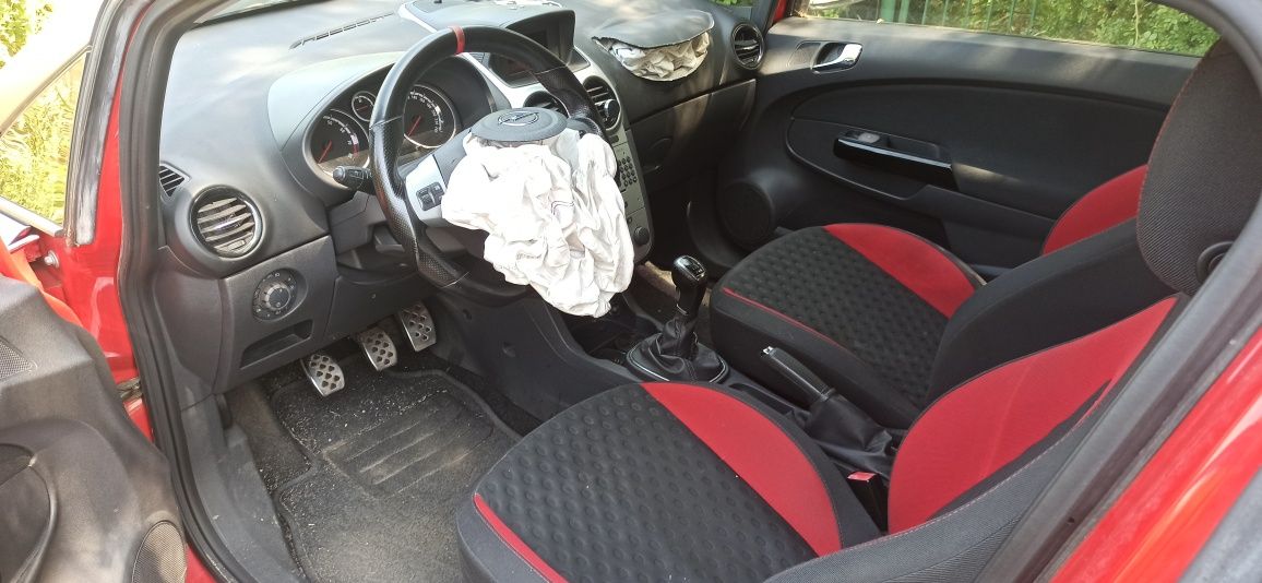 Opel corsa D gsi powypadkowy