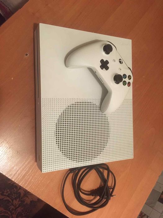 Продам Xbox One 500 gb