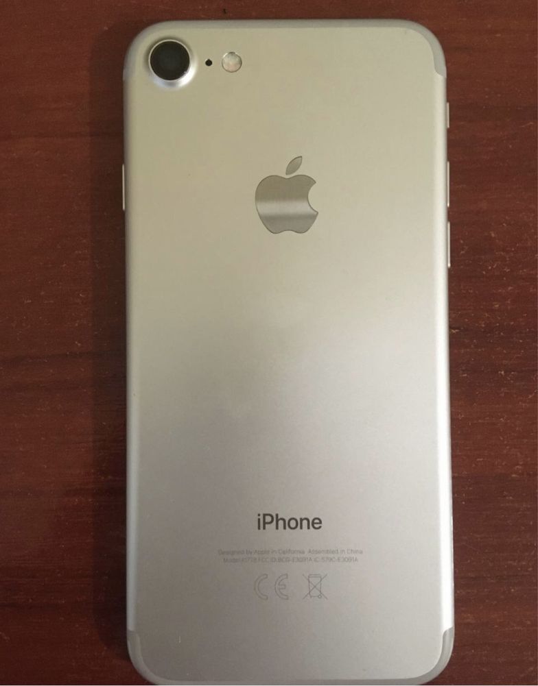 IPhone 7 Silver 128 Gb