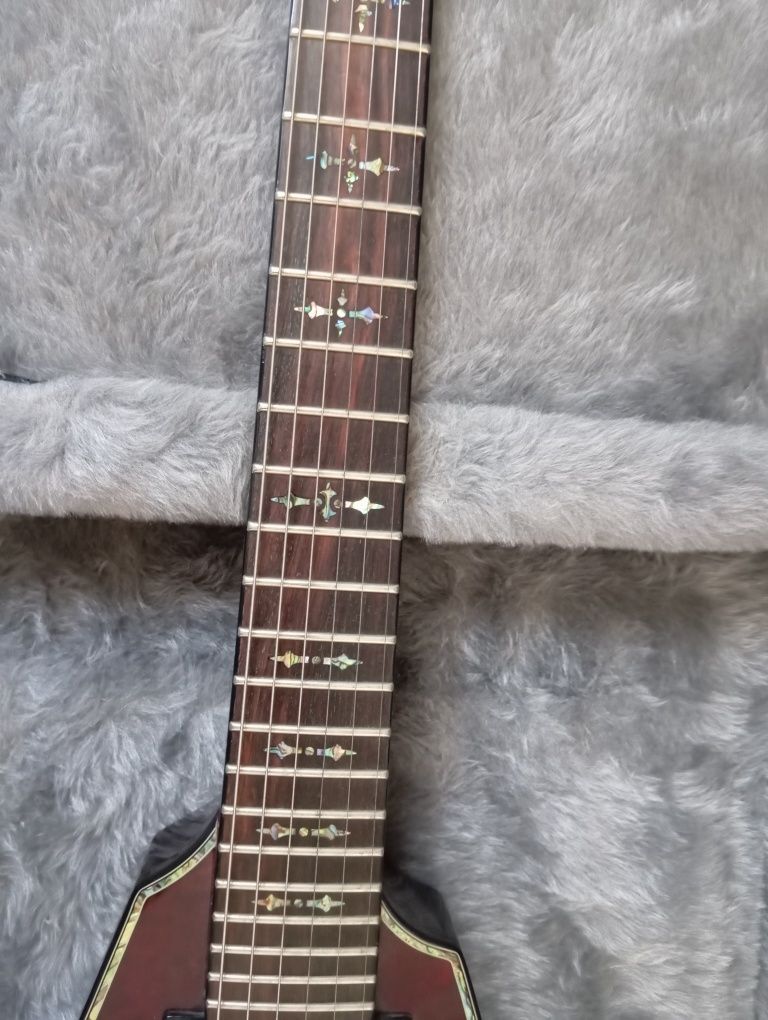 Електрогітара Schecter diamond series. Flying V hellraiser