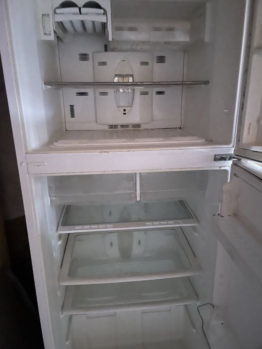 Продам большой семейный холодильник в хорошем состоянии